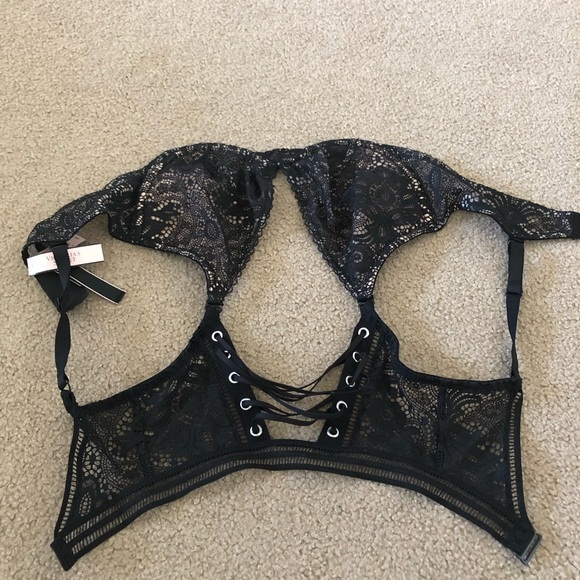 Victoria’s Secret Brand New Bra - Picture 3 of 4